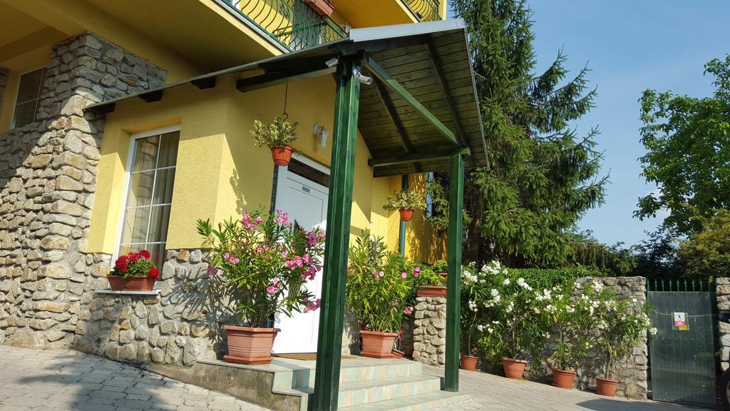 Pension Hostad Gabcikovo Exteriör bild